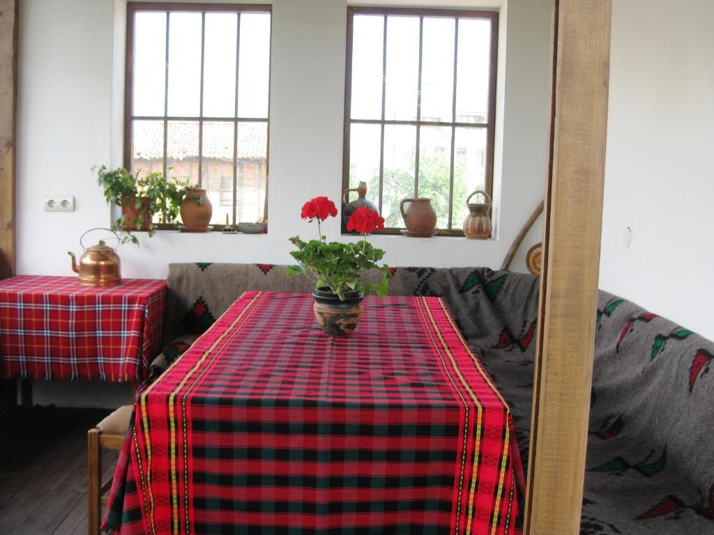 Chardaka Guest House Kalofer Cameră foto